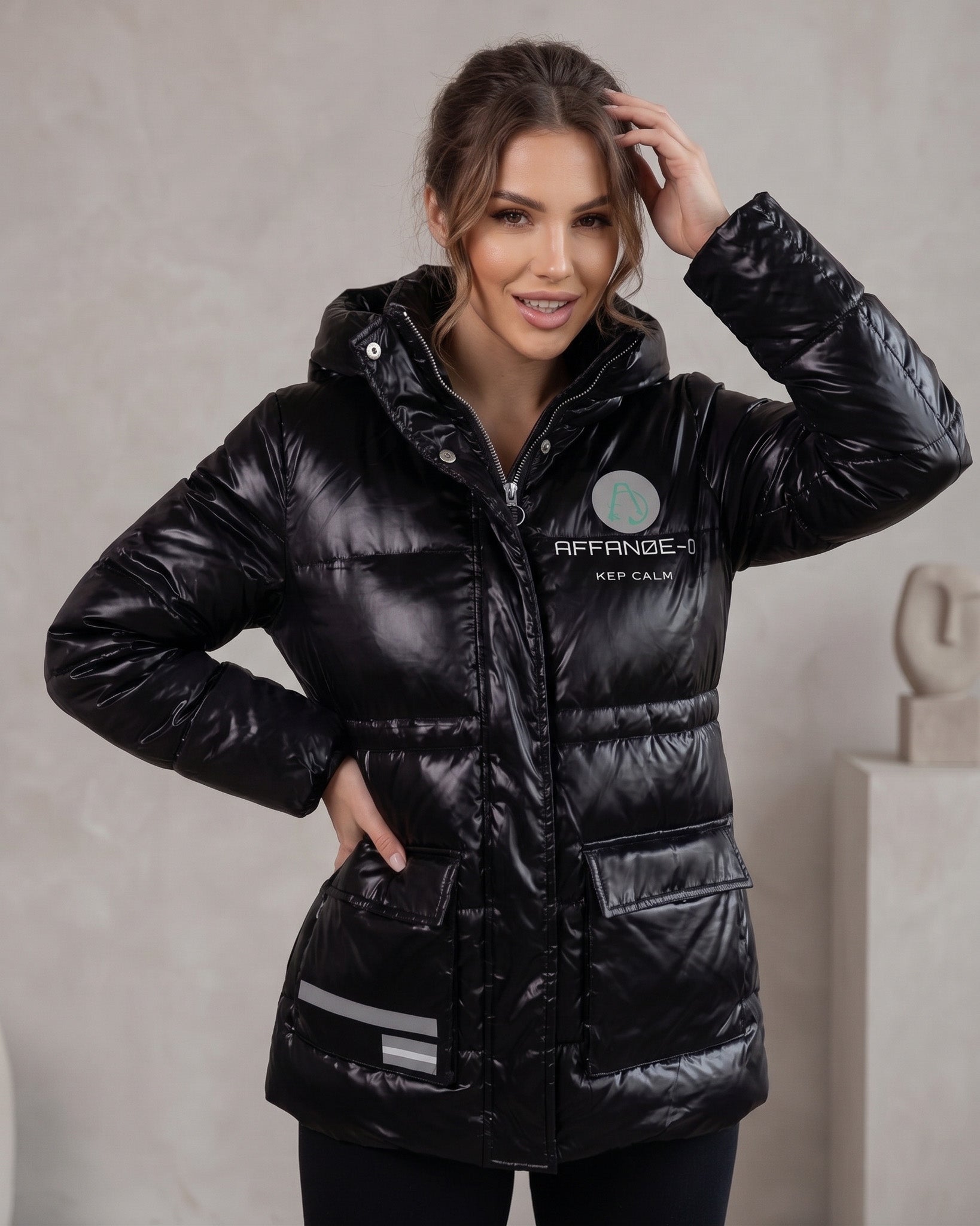 Maxi Parka Puffer Black Glossy: Estilo Urbano y Térmico - ELX1729
