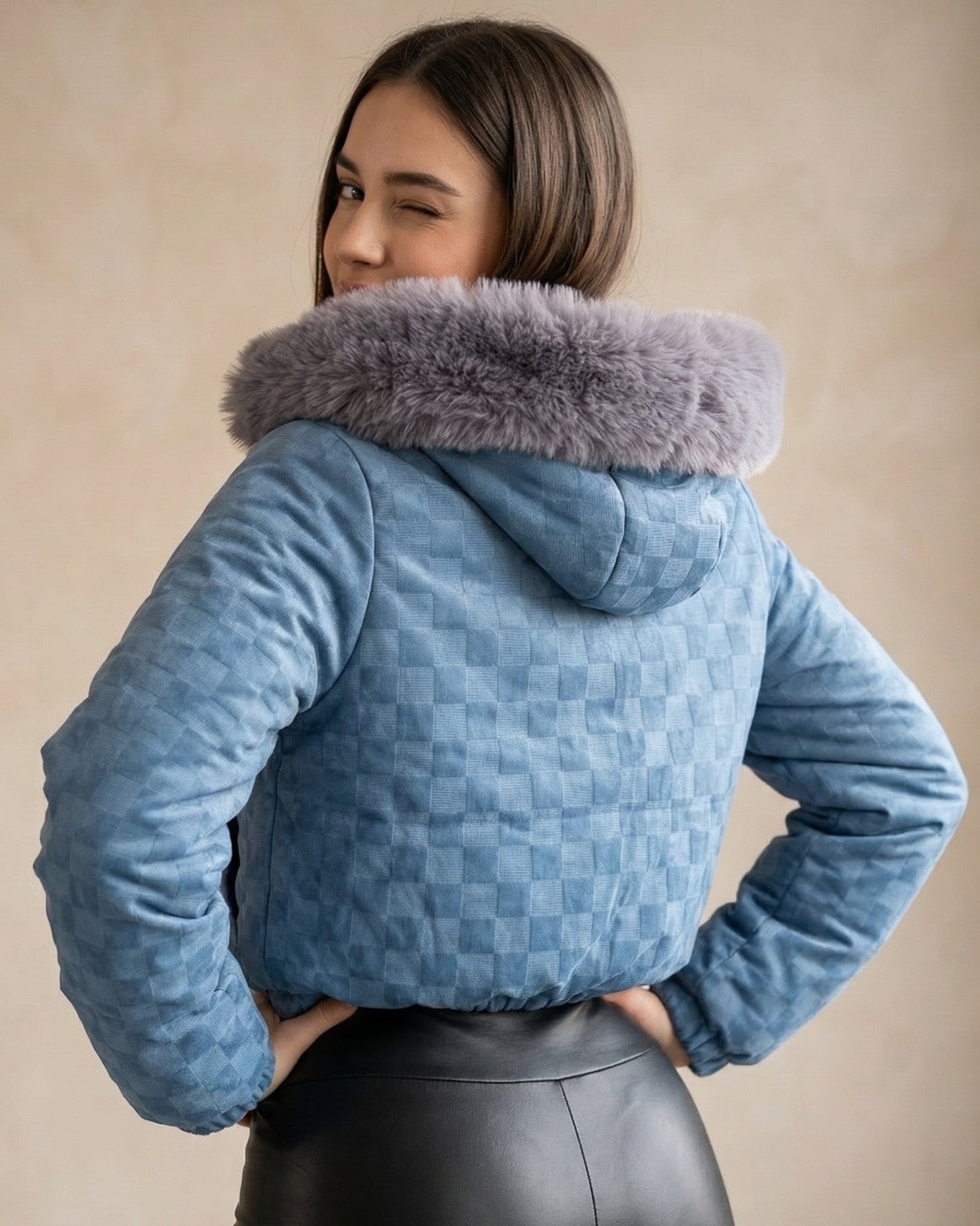 Puffa Reversible Metalizada: Dos Estilos, Máximo Abrigo - EBS5119