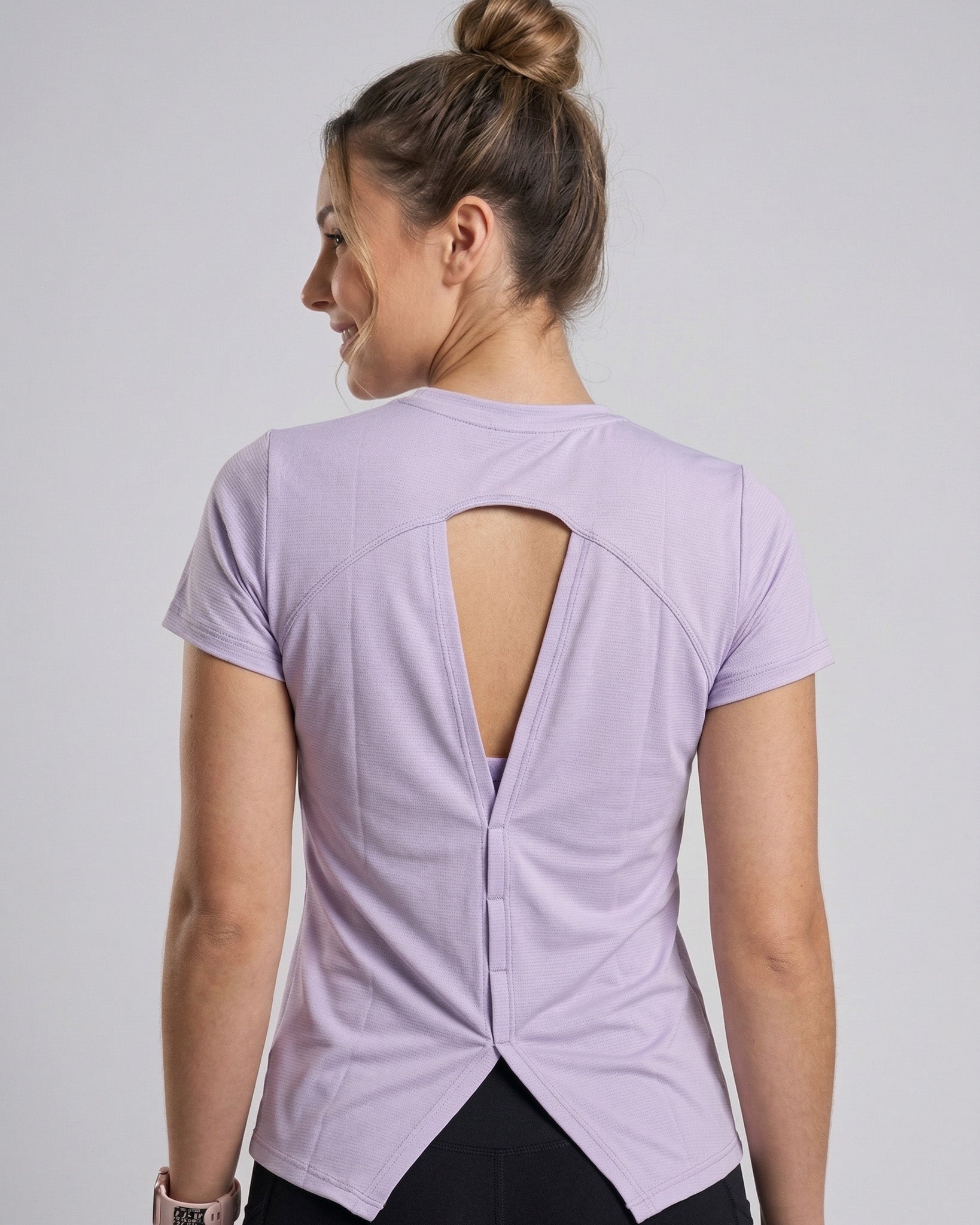 Polera Elite Sport - Espalda Abierta y Tela Efecto Seco - A362