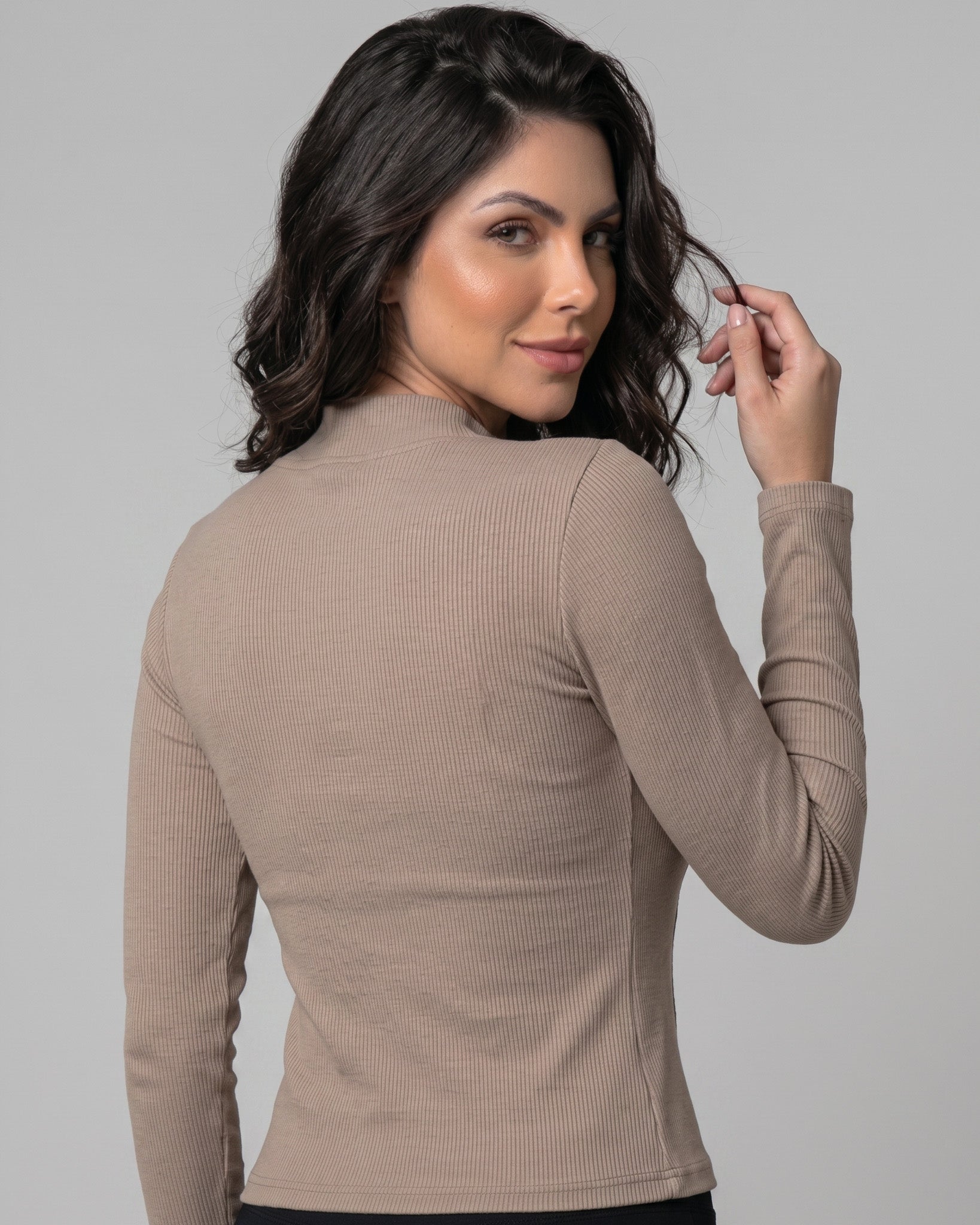 Polera Rib Pro: Cuello V, Moldeadora y Copas de Realce - YY635