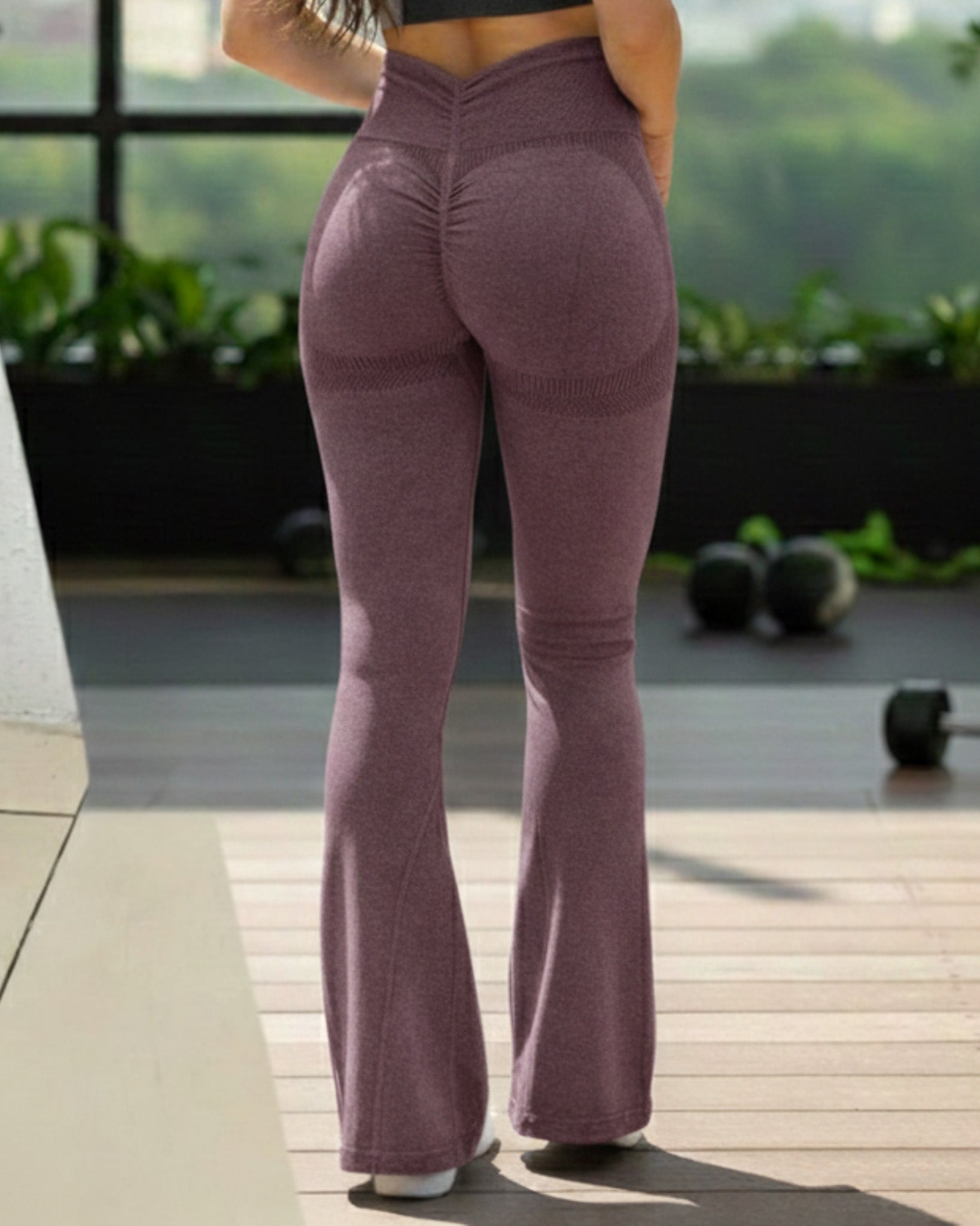 Calza Flare Mujer con Corte en V y Push Up Moldeadora - YJ290