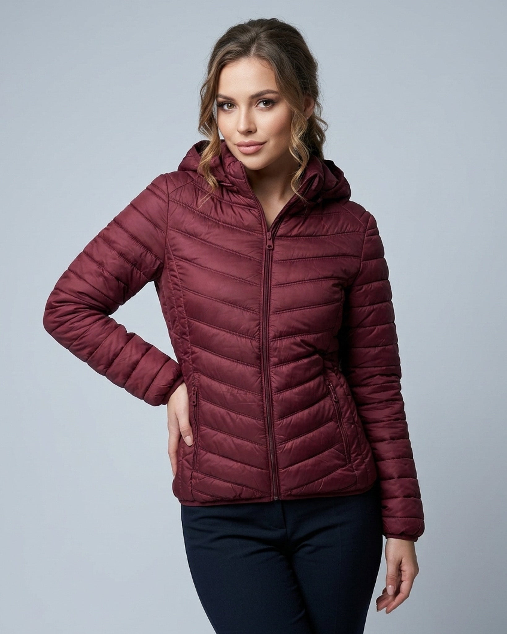 Parka Térmica Ultra Light Burdeo: Abrigo Liviano y Packable - EBS1594