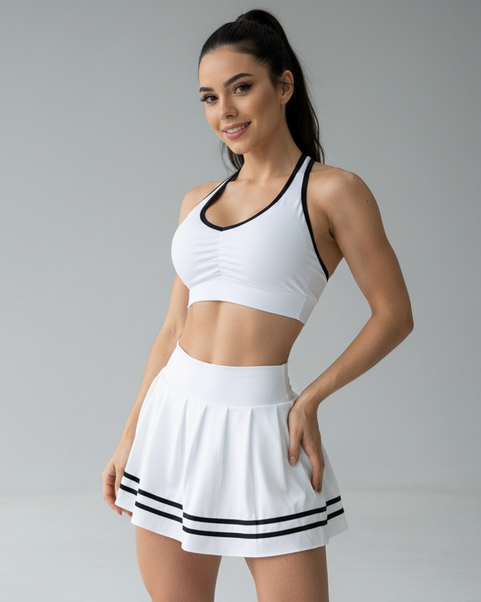 Conjunto Deportivo Peto y Falda Short con Lineas Chic - YK37069