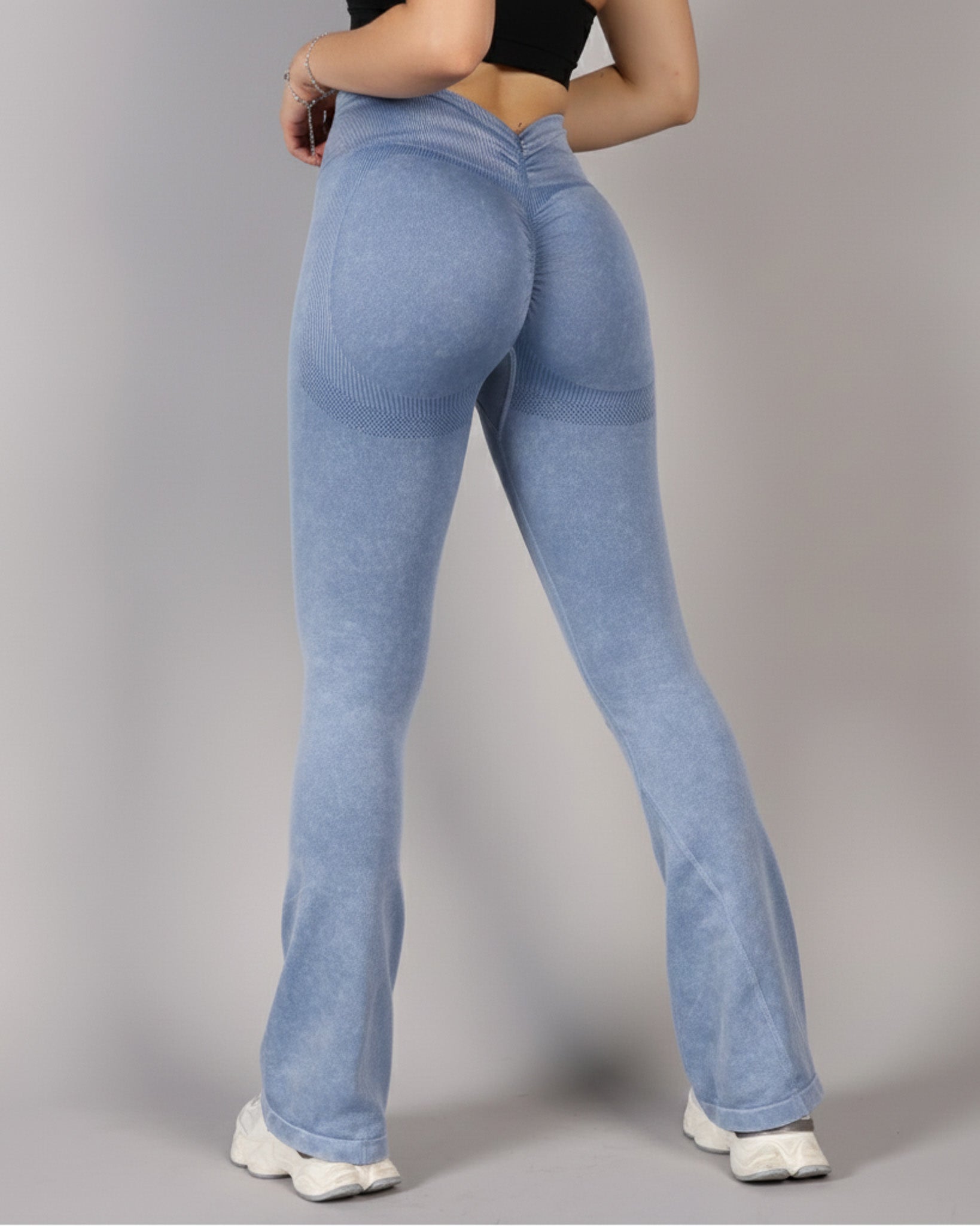 Calza Flare Mujer con Corte en V y Push Up Moldeadora - YJ290