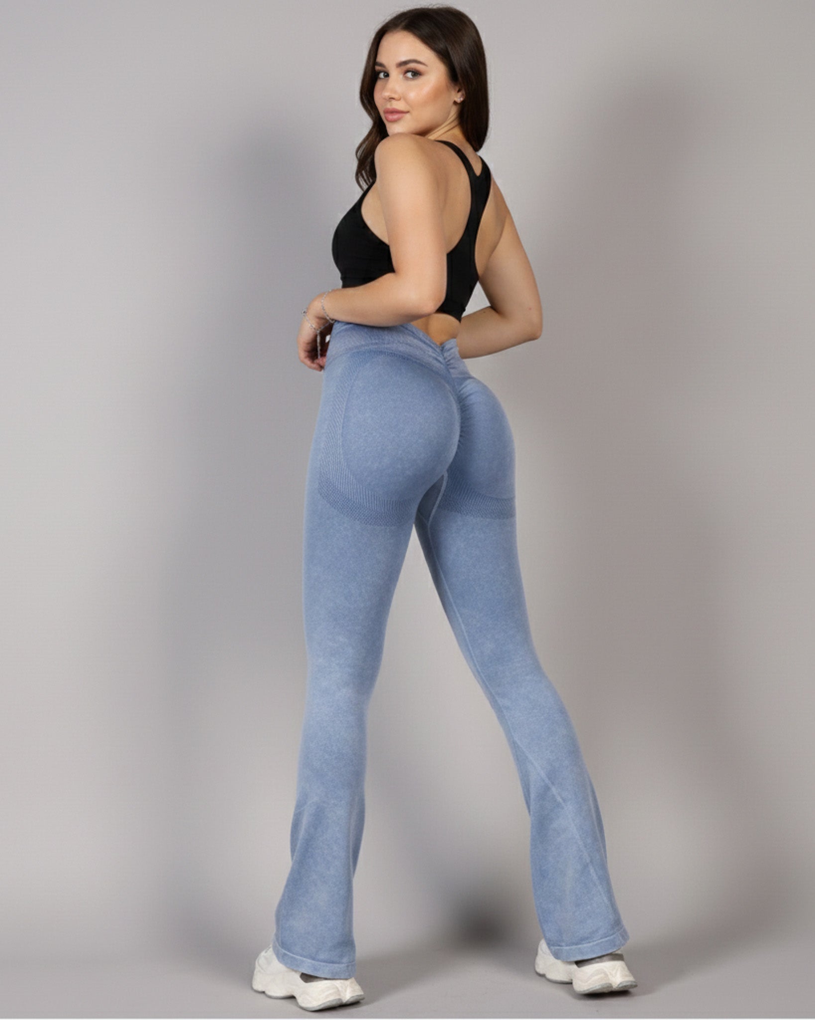 Calza Flare Mujer con Corte en V y Push Up Moldeadora - YJ290