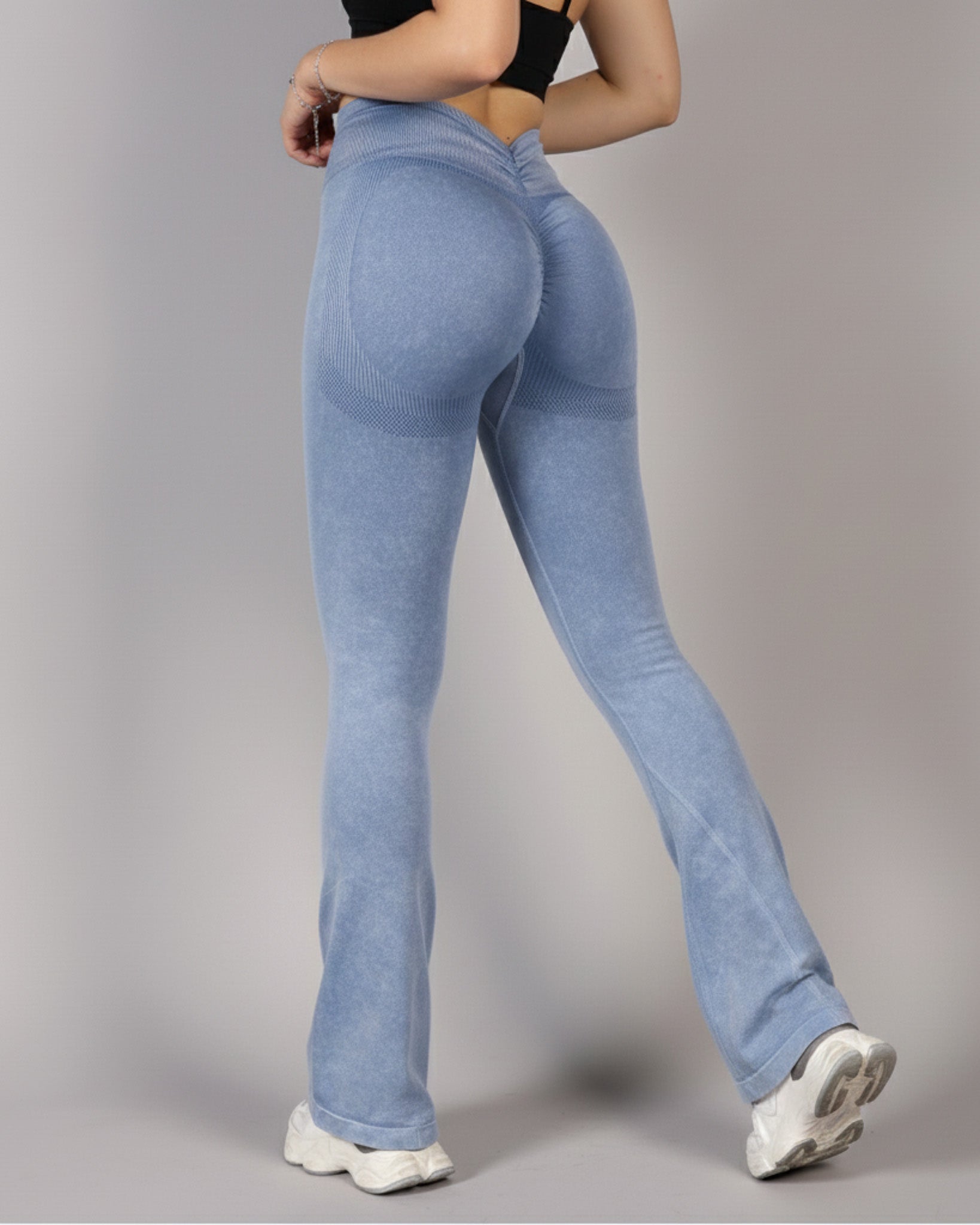 Calza Flare Mujer con Corte en V y Push Up Moldeadora - YJ290