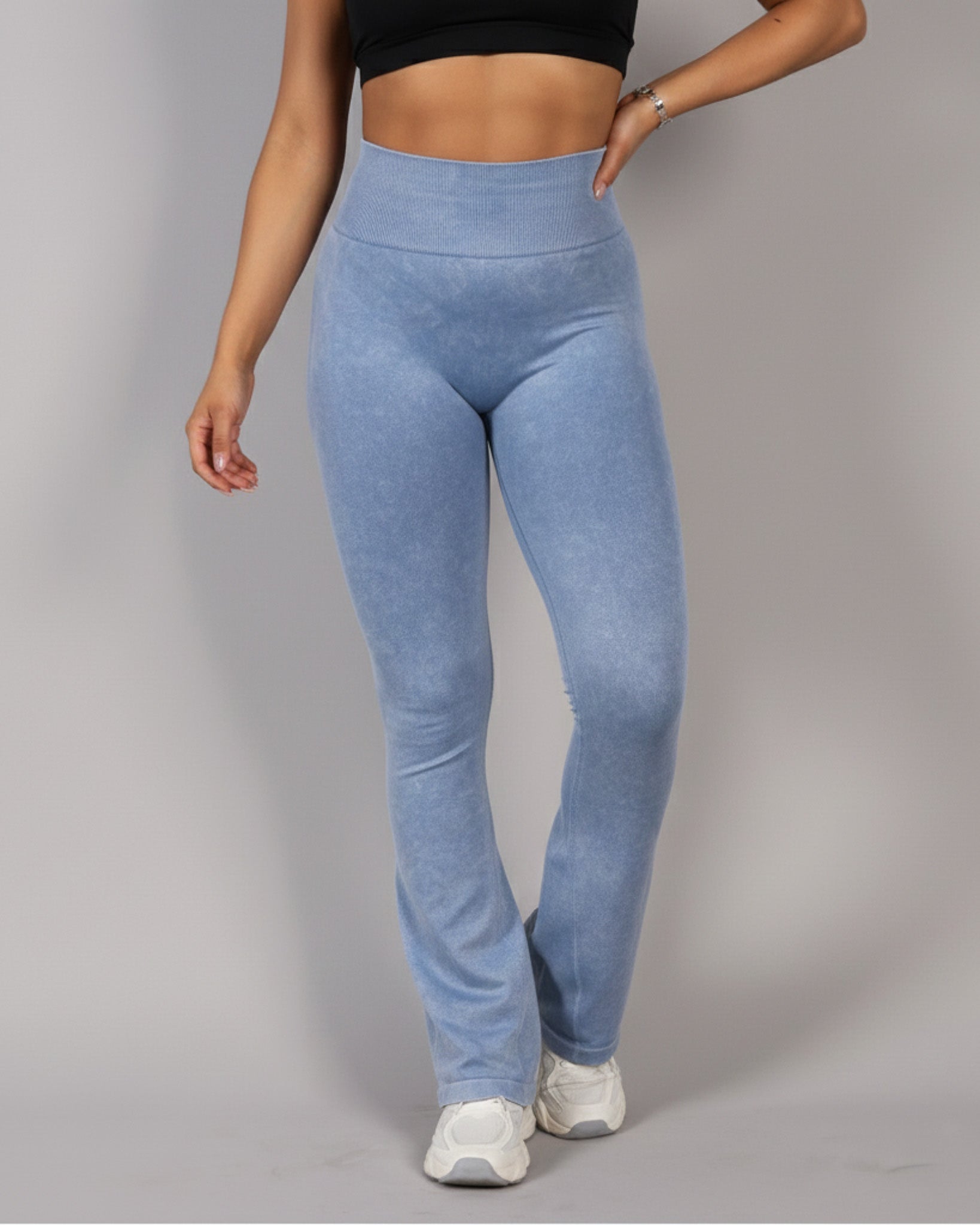 Calza Flare Mujer con Corte en V y Push Up Moldeadora - YJ290