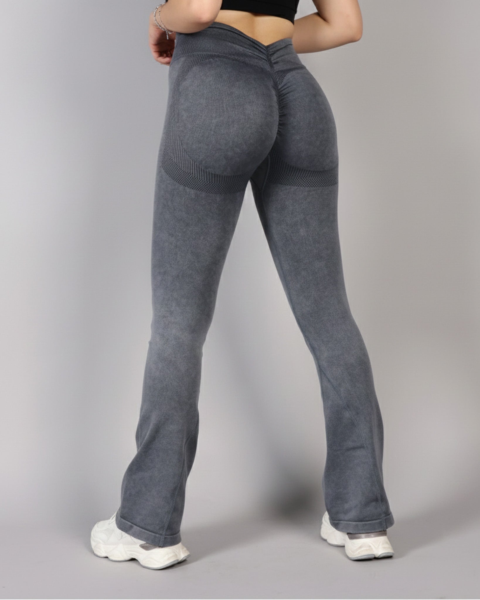 Calza Flare Mujer con Corte en V y Push Up Moldeadora - YJ290