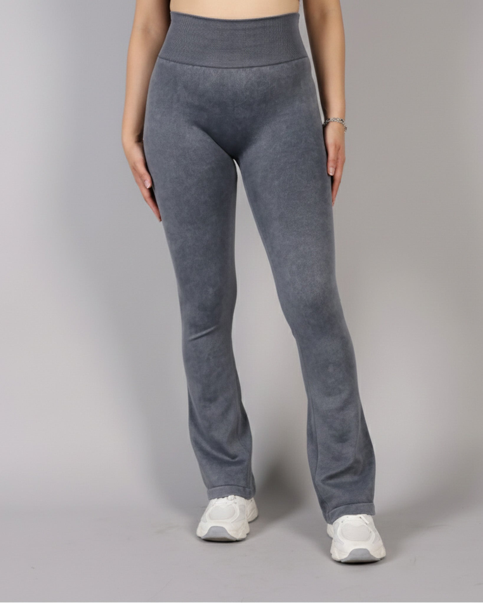 Calza Flare Mujer con Corte en V y Push Up Moldeadora - YJ290