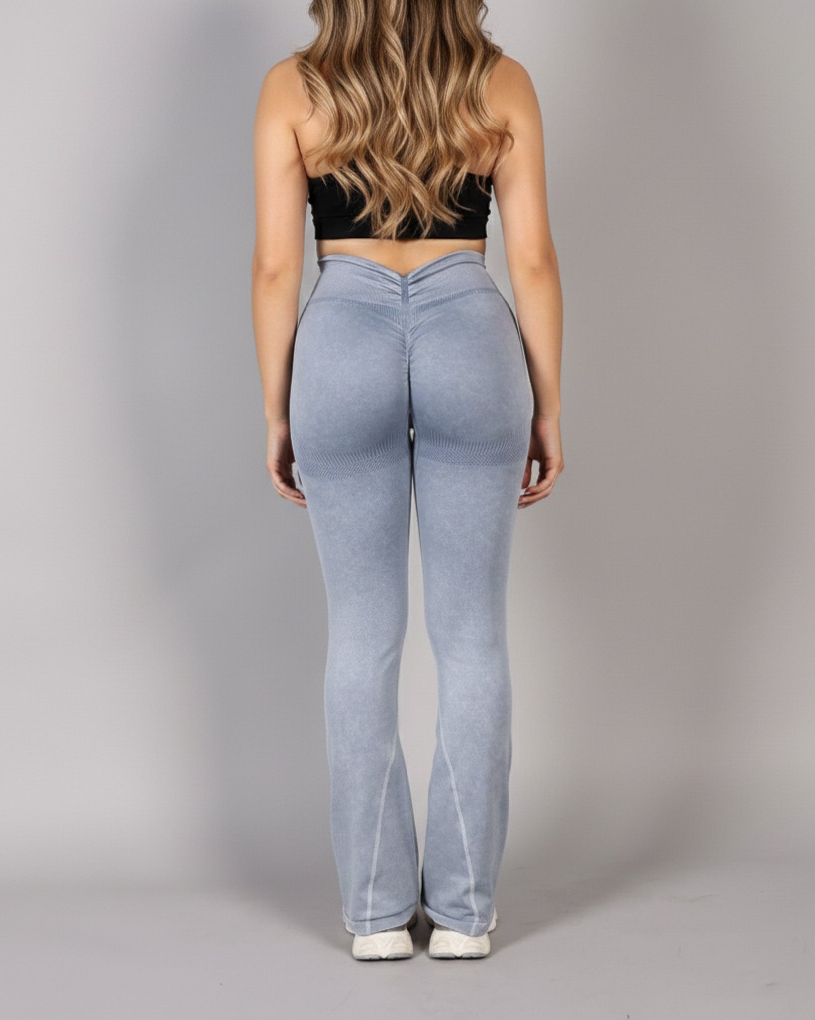 Calza Flare Mujer con Corte en V y Push Up Moldeadora - YJ290