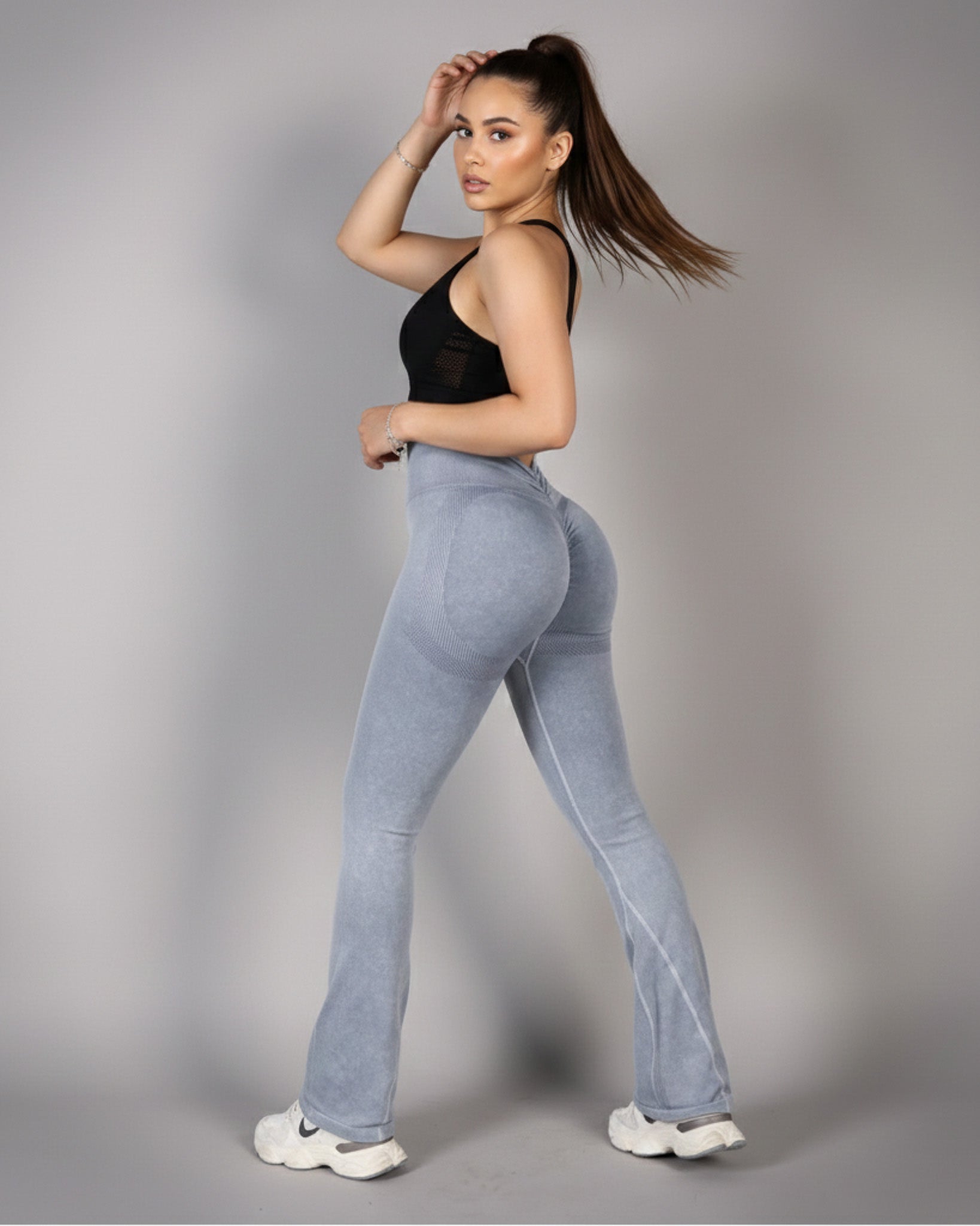 Calza Flare Mujer con Corte en V y Push Up Moldeadora - YJ290