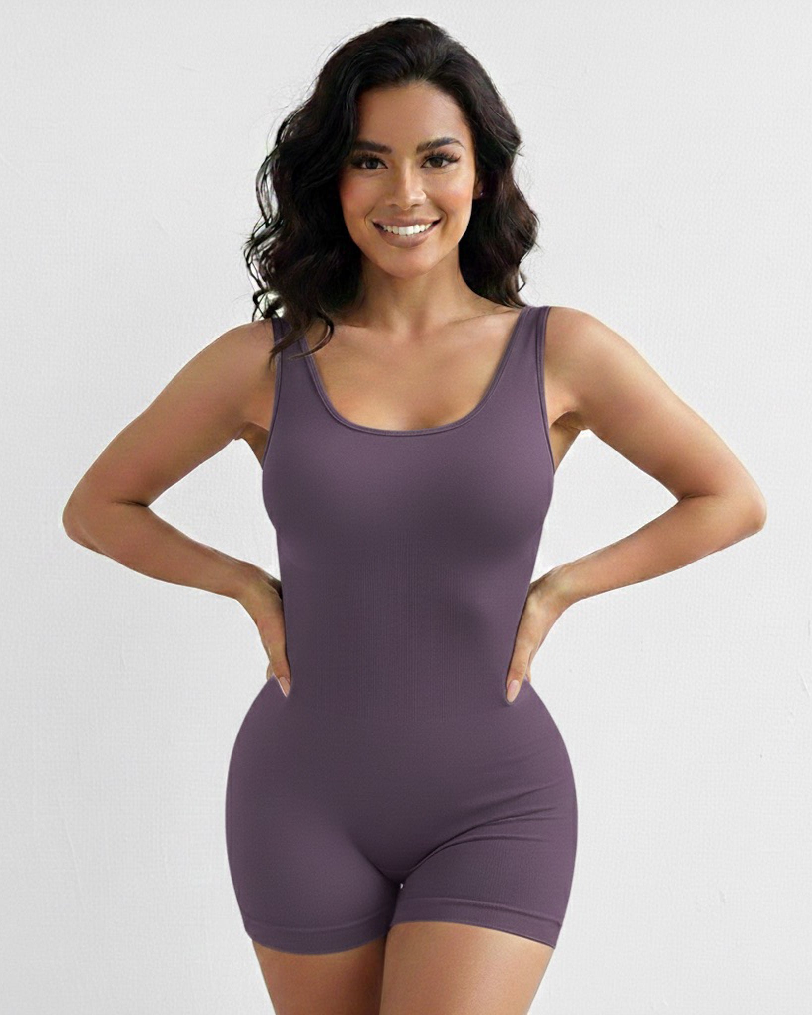 Enterizo Corto con Corte en V en la Espalda y Push Up - YJ289