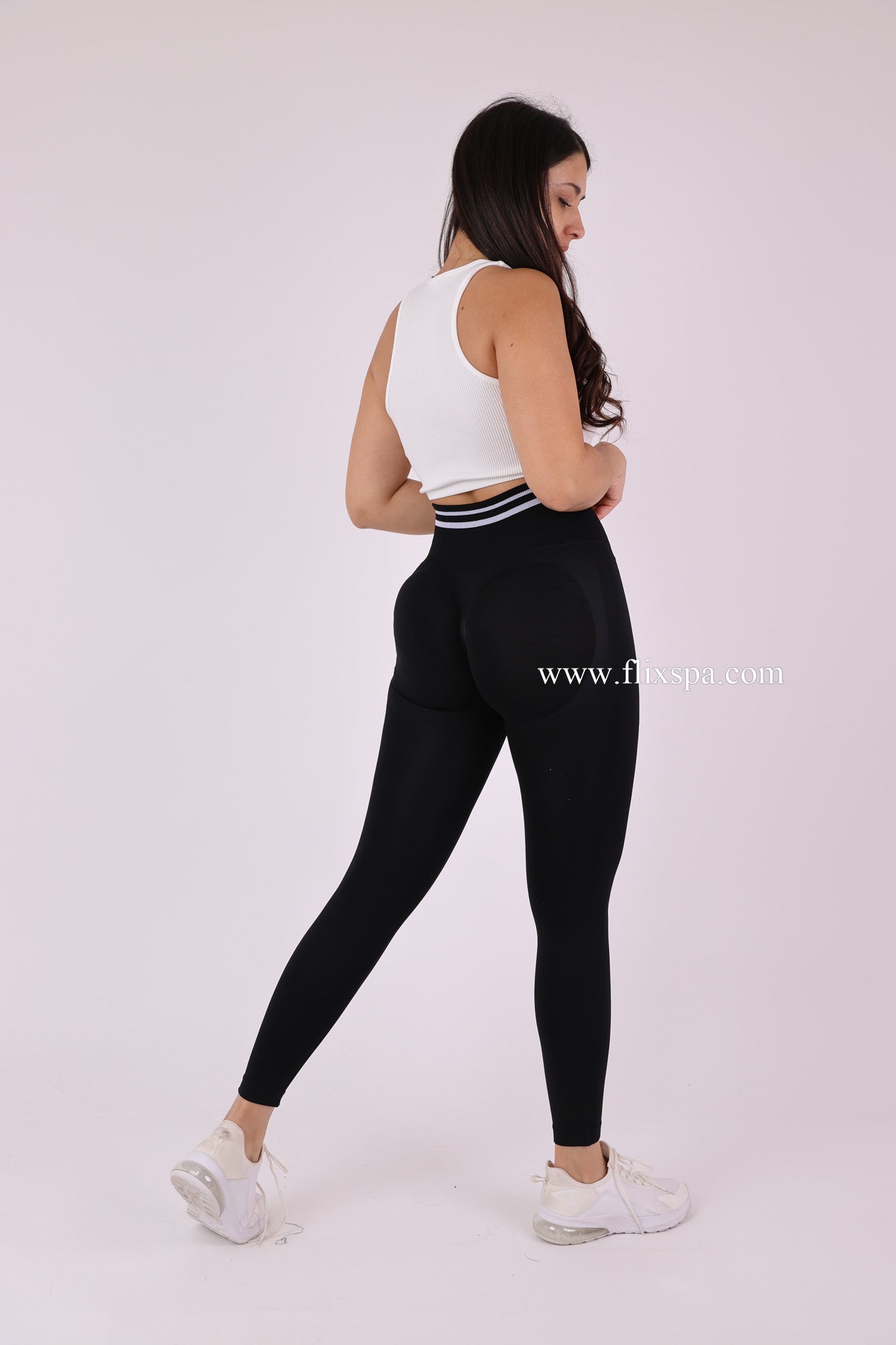 Calza Deportiva Negra Pretina Alta con detalle a Rayas Push Up