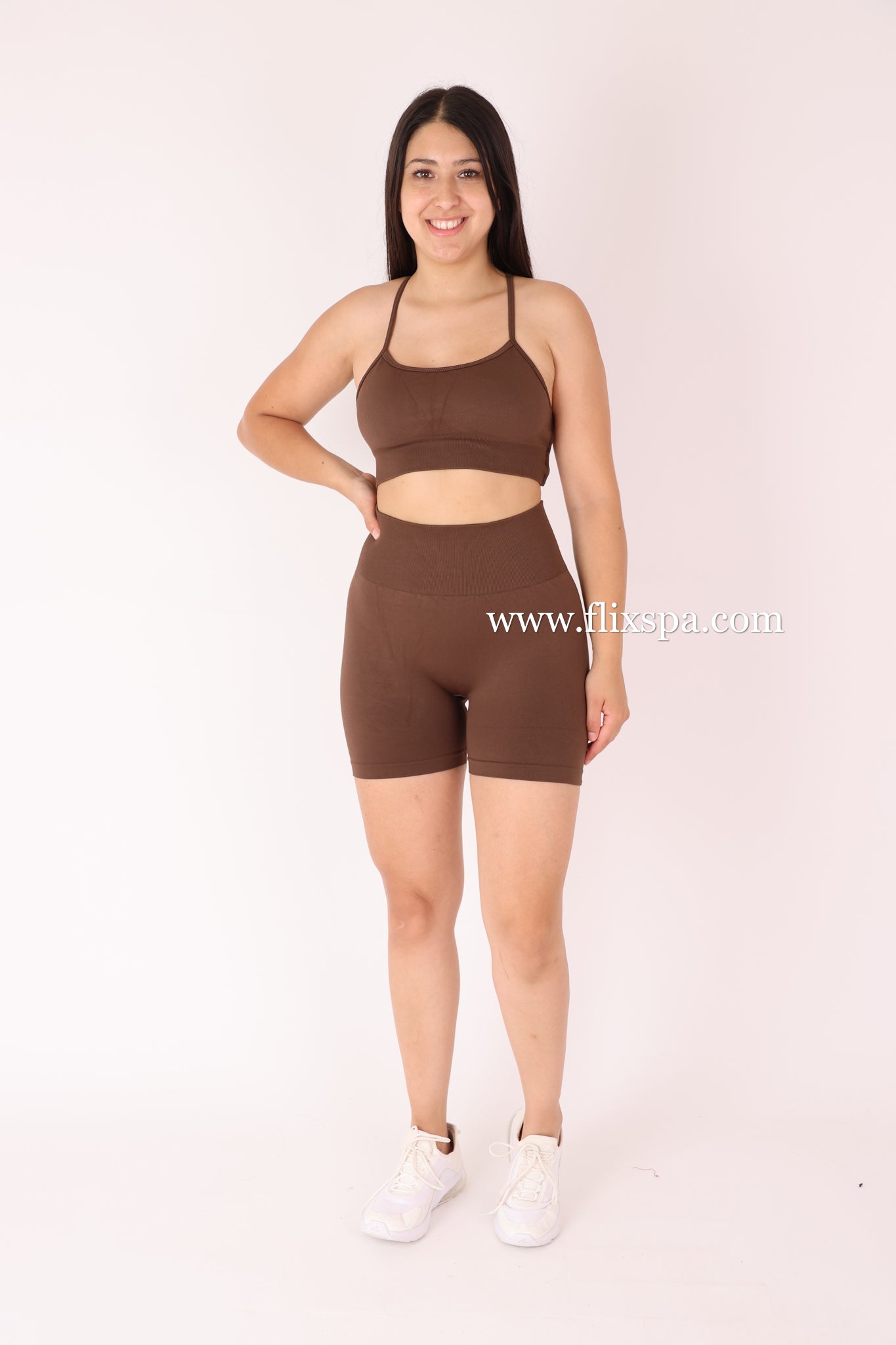 Conjunto Short Corte V + Peto con Tiras  Push up - YJ185