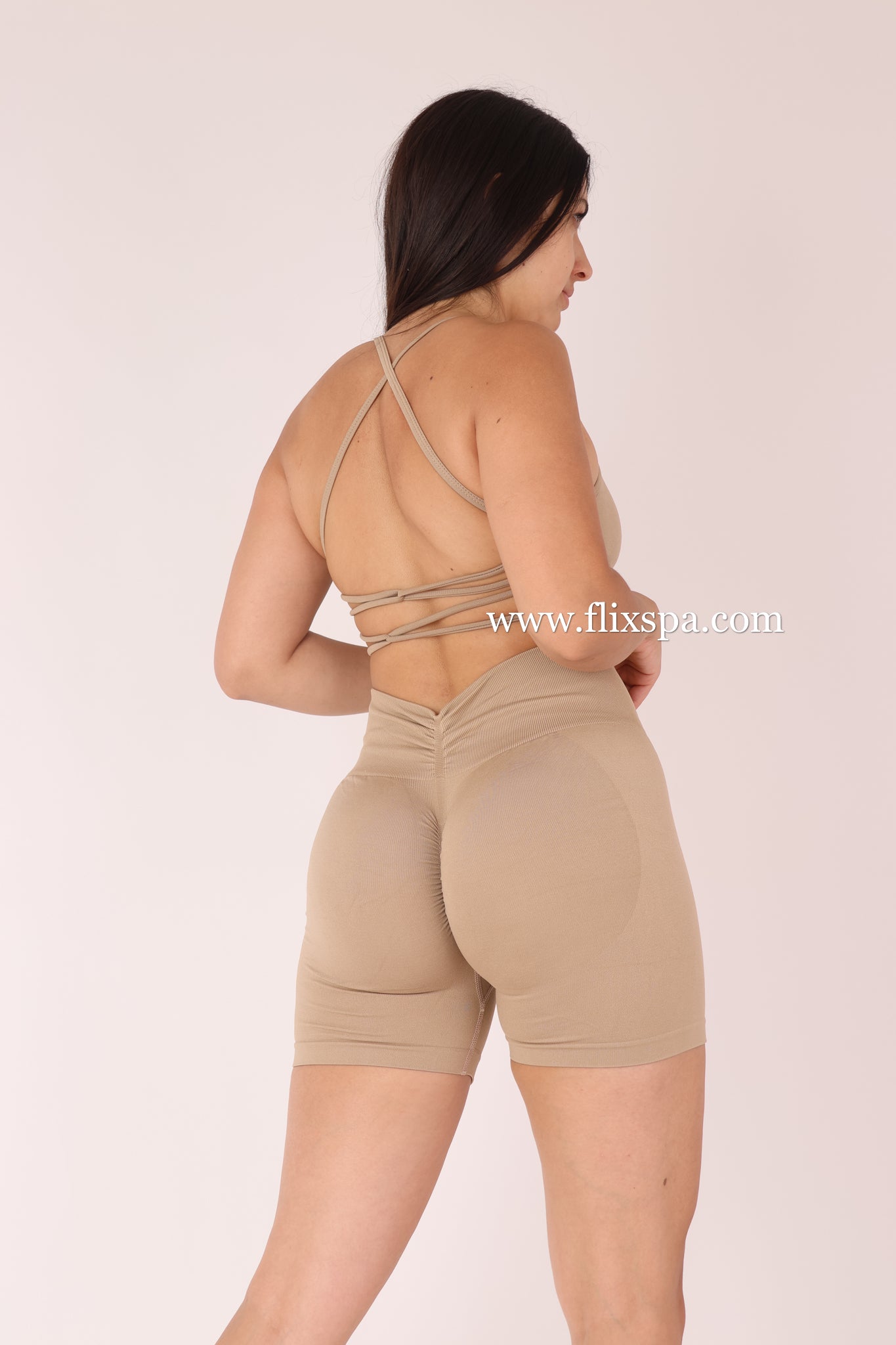 Conjunto Short Corte V + Peto con Tiras  Push up - YJ185