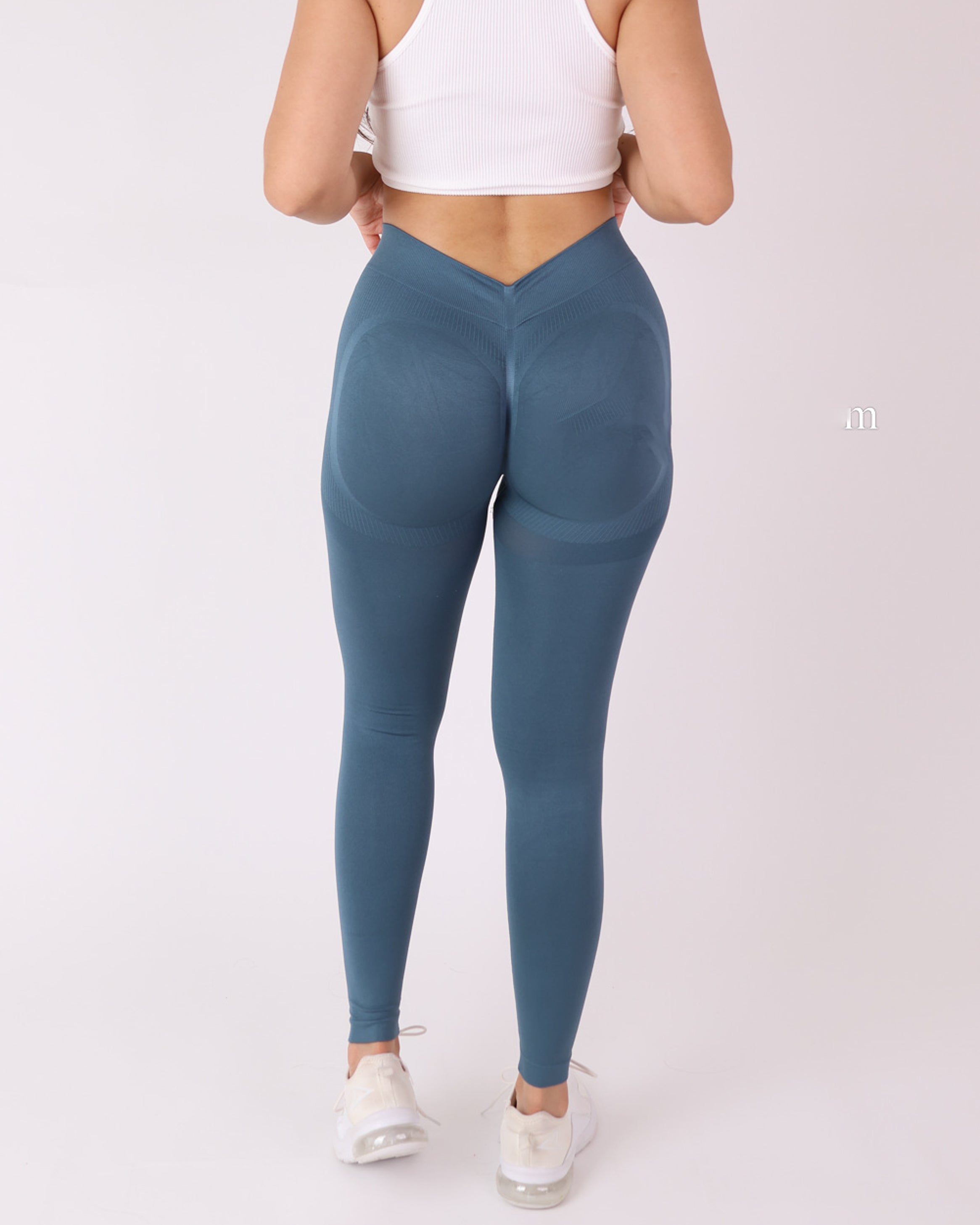 Calza Deportiva Mujer Push Up Pretina en V - HY27