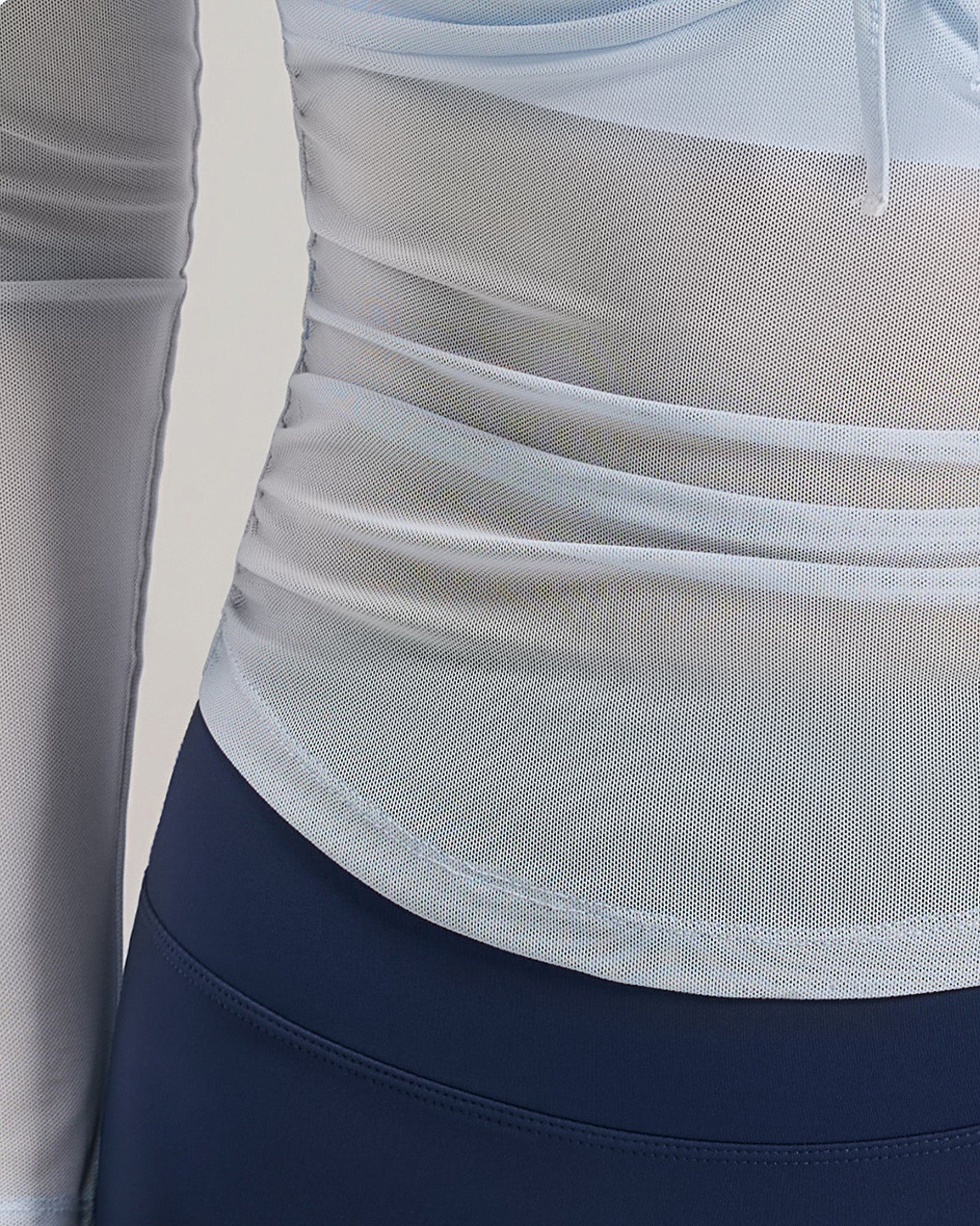 Polera Sport Chic Pro: Manga Tul, Fit y Copa Soft -JYT027