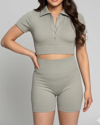 Conjunto Deportivo Mujer Peto con Cuello y Short - YJ259