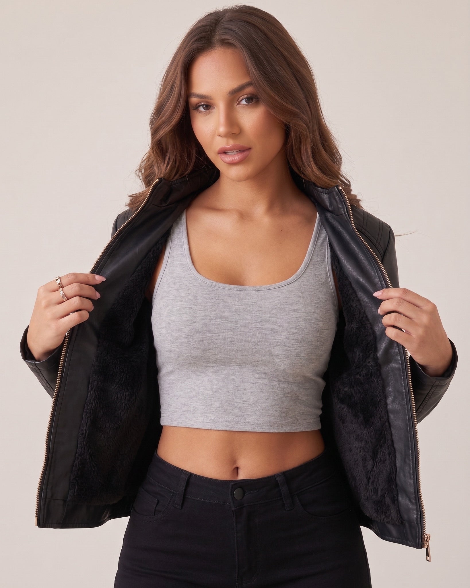 Chaqueta Ecocuero con Chiporro: Estilo Slim y Abrigo Total - EBS1822