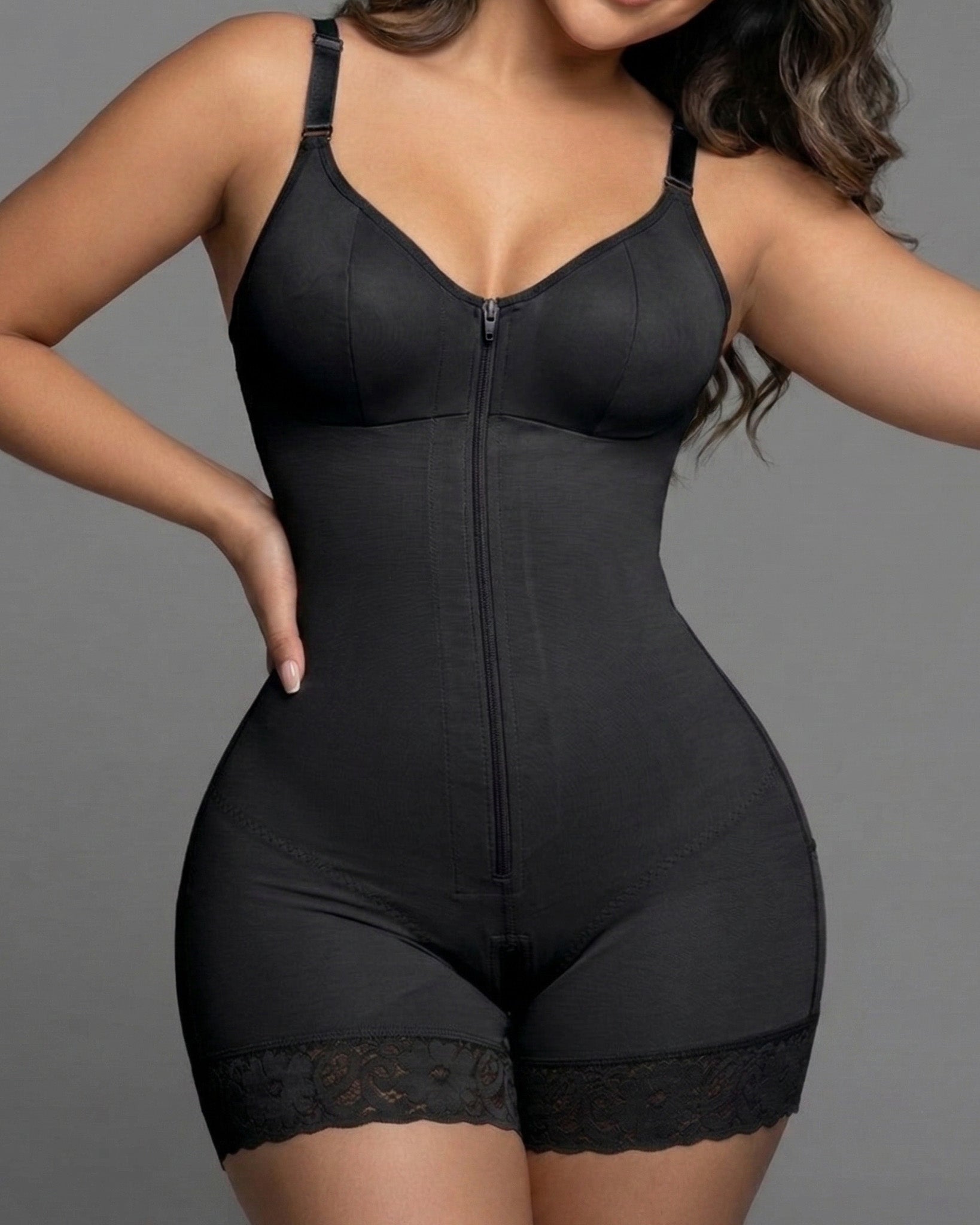 Faja Short con Copas: Efecto Push Up y Cierre de Alta Calidad - QS1033