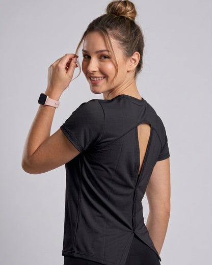 Polera Elite Sport - Espalda Abierta y Tela Efecto Seco - A362