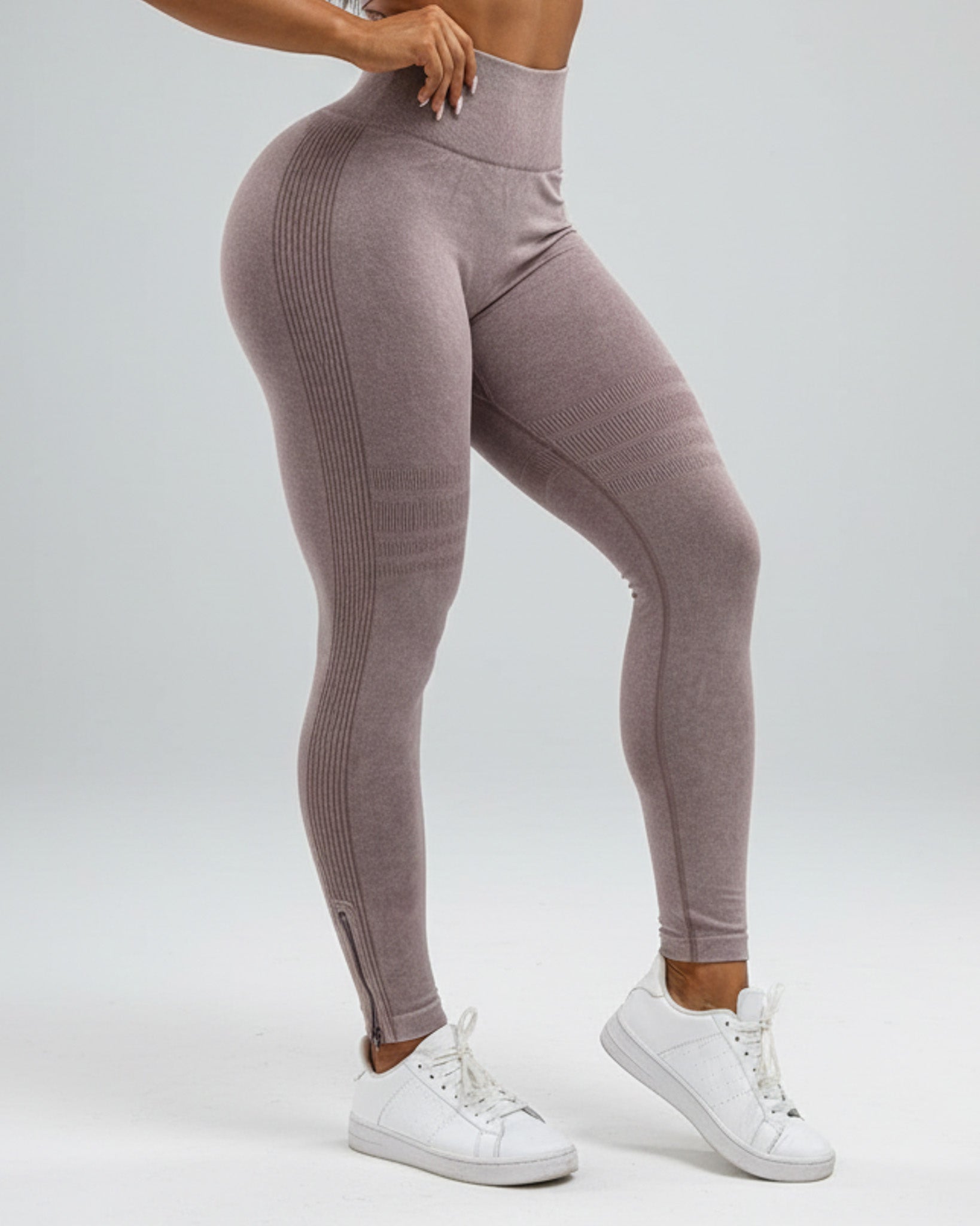 Calza Deportiva con Push Up Moldeadora y Cierre en el Tobillo - YJ301