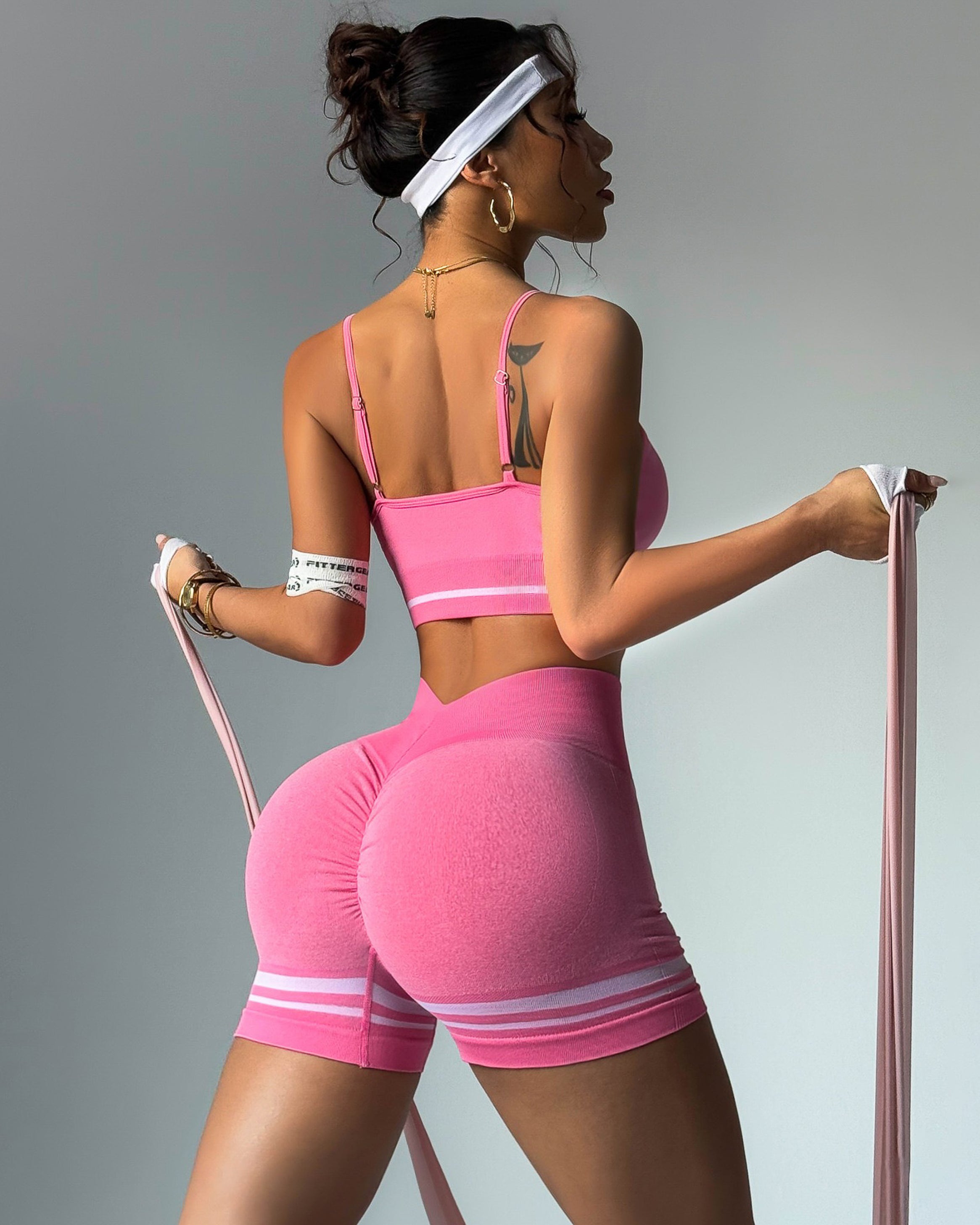 Conjunto Deportivo  Peto y Short con Push Up y Corte V - YJ268