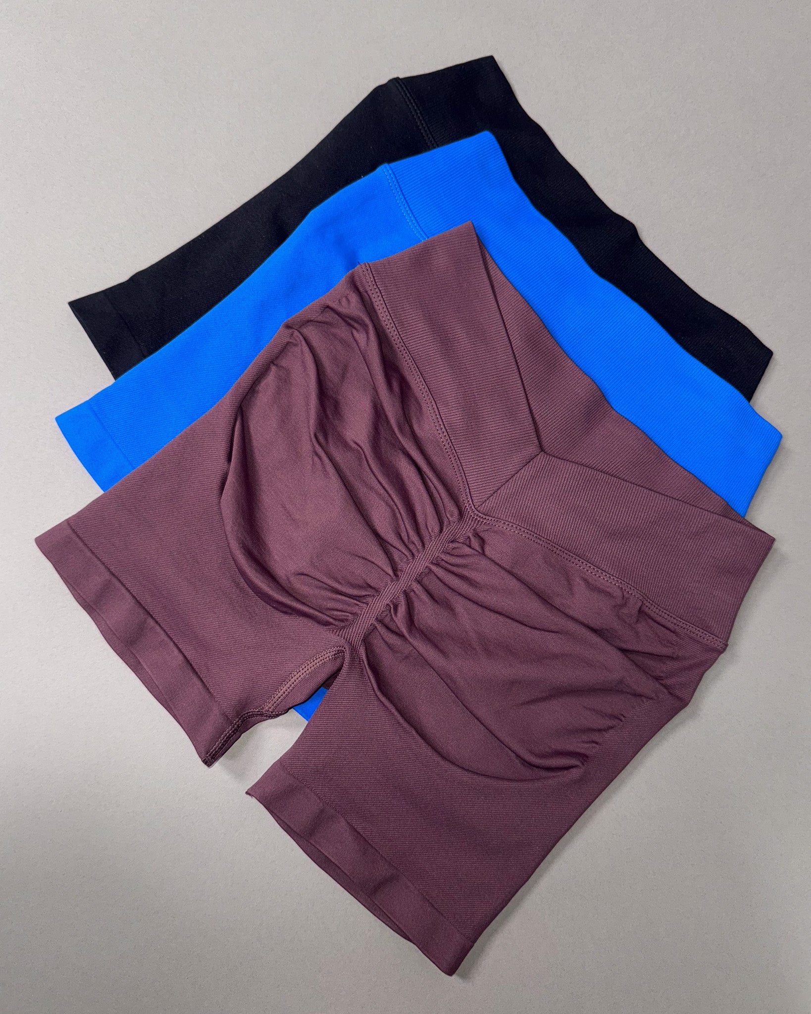 Short Deportivo Seamless Push Up Pretina V Mujer - YJ324