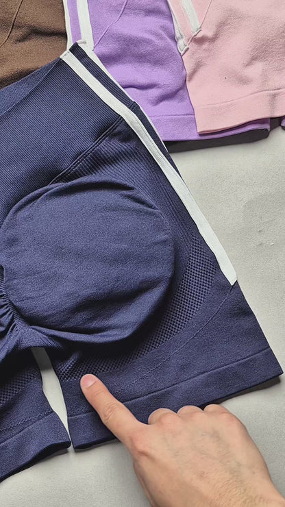 Short Deportivo con Corte en V y Líneas Plus - YJ267