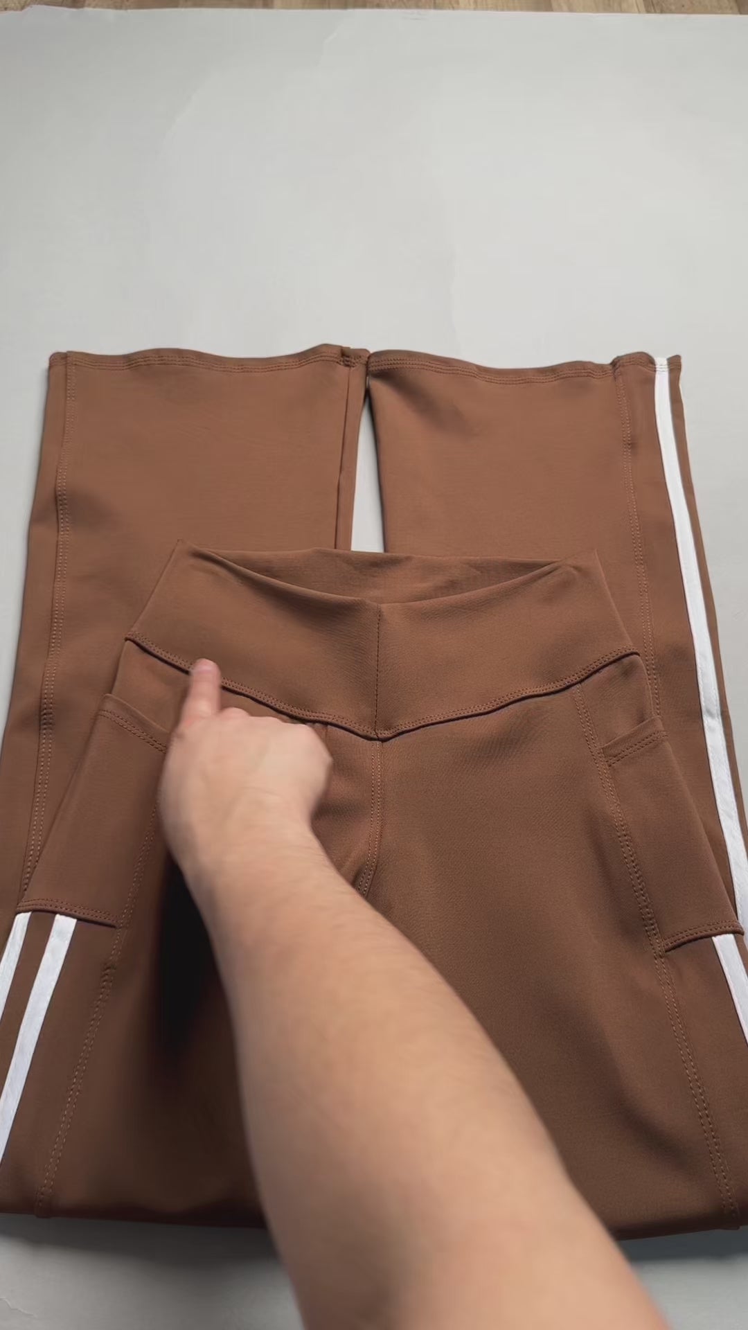 Calza Flare Premium con Bolsillos Laterales - A343