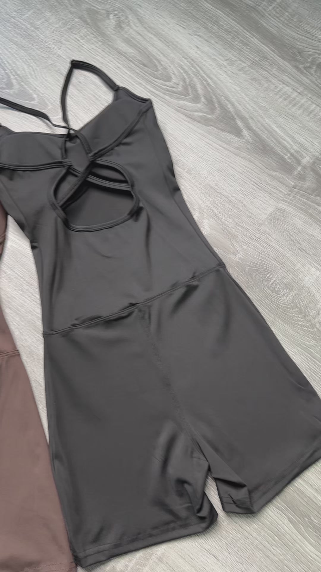 Enterizo Corto Con Con Tirantes Cruzados - YK37097