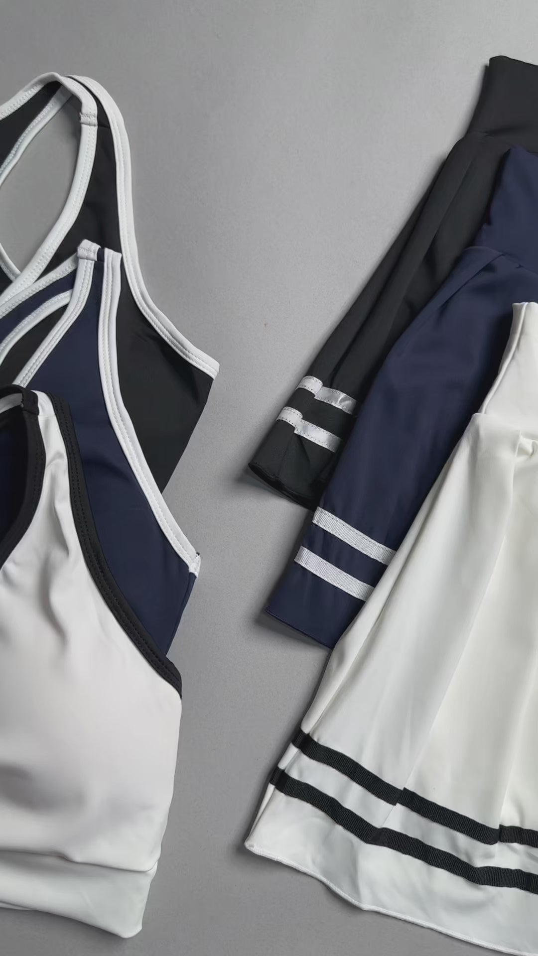 Conjunto Deportivo Peto y Falda Short con Lineas Chic - YK37069