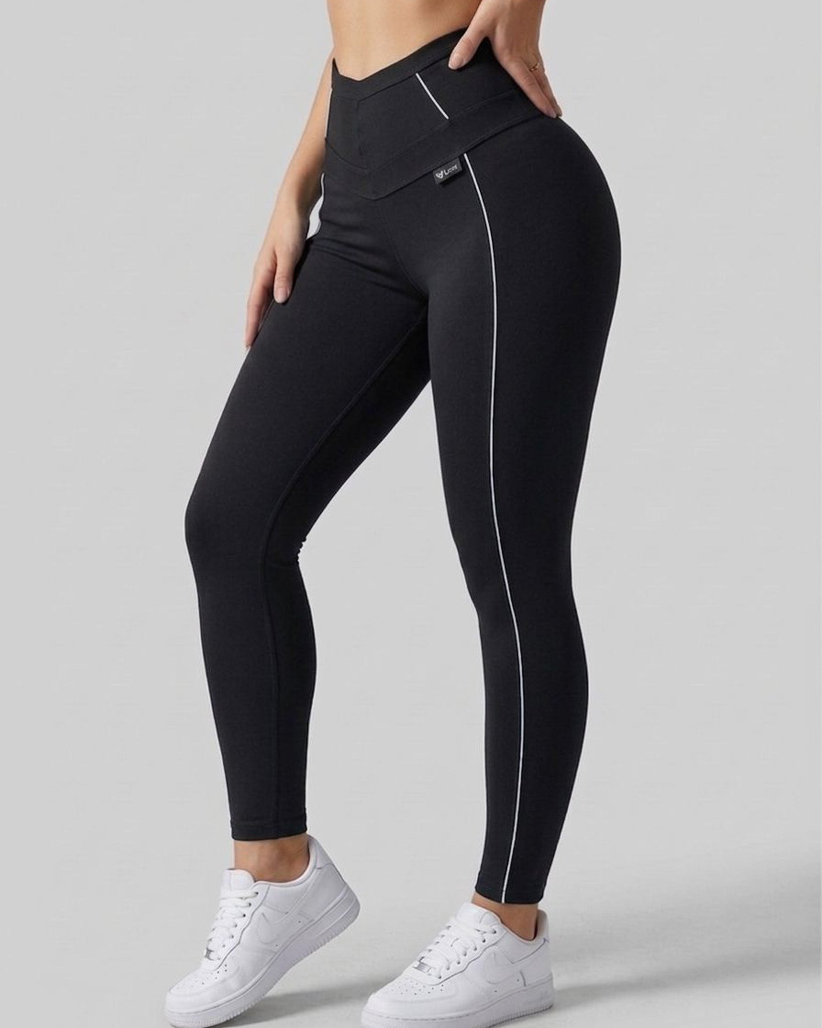 Calza Viral Heart Efecto Push Up Realce Glúteo y Tiro Alto - A355